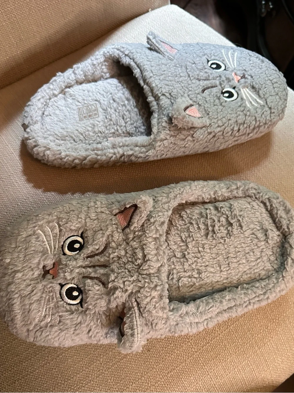 Plush Gray Cat Slippers size 8.5-9